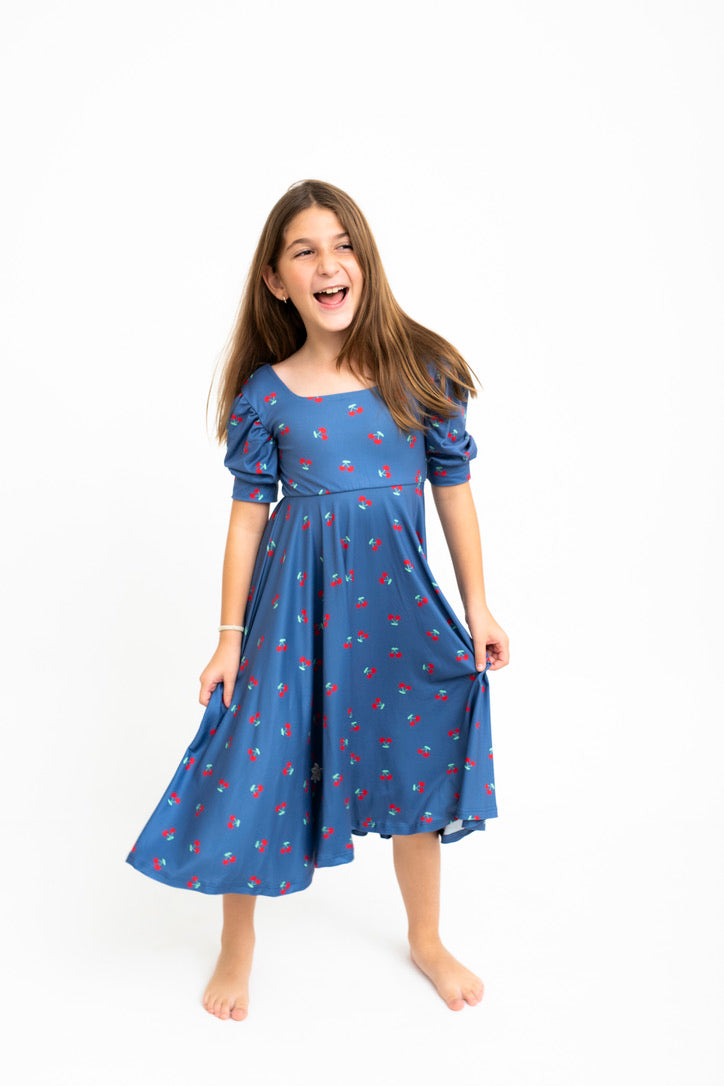 VESTIDO MAGNOLIA ECO CHERRIES ON BLUE