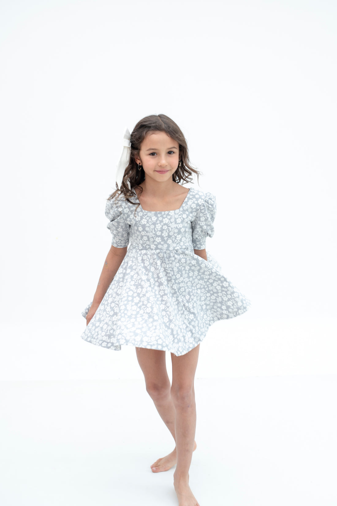 VESTIDO MAGNOLIA MINI GRIS FLORAL