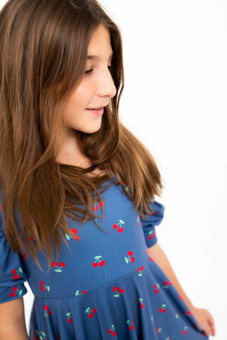 VESTIDO MAGNOLIA ECO CHERRIES ON BLUE