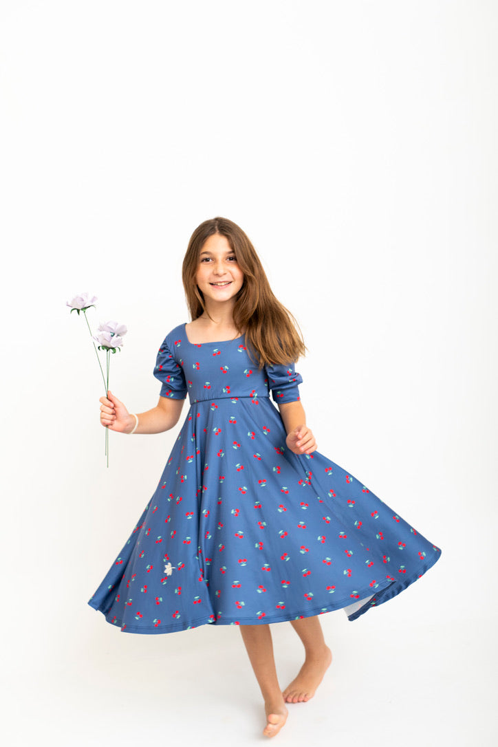 VESTIDO MAGNOLIA ECO CHERRIES ON BLUE