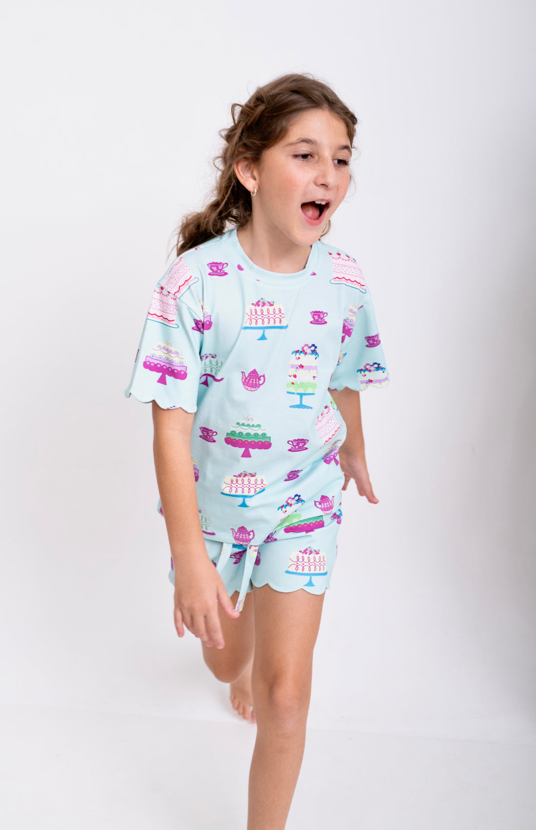 SET CAMISETA &amp; SHORTS CAKE PARTY