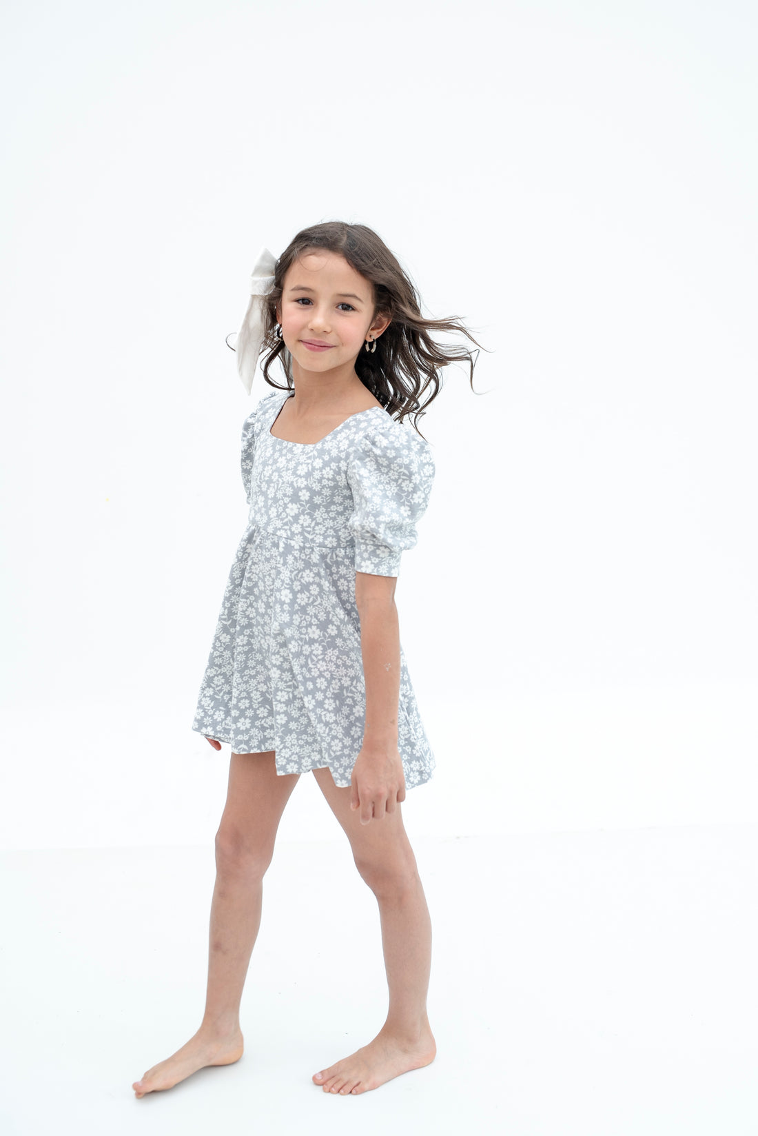VESTIDO MAGNOLIA MINI GRIS FLORAL